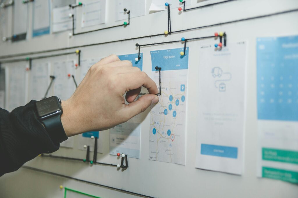 Carte du parcours client avant la visite en magasin, épingles et connexions, réalisé avec l'audit présence locale Québec